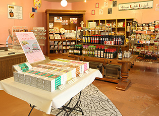 輸入菓子・食品・雑貨「ファボリト」