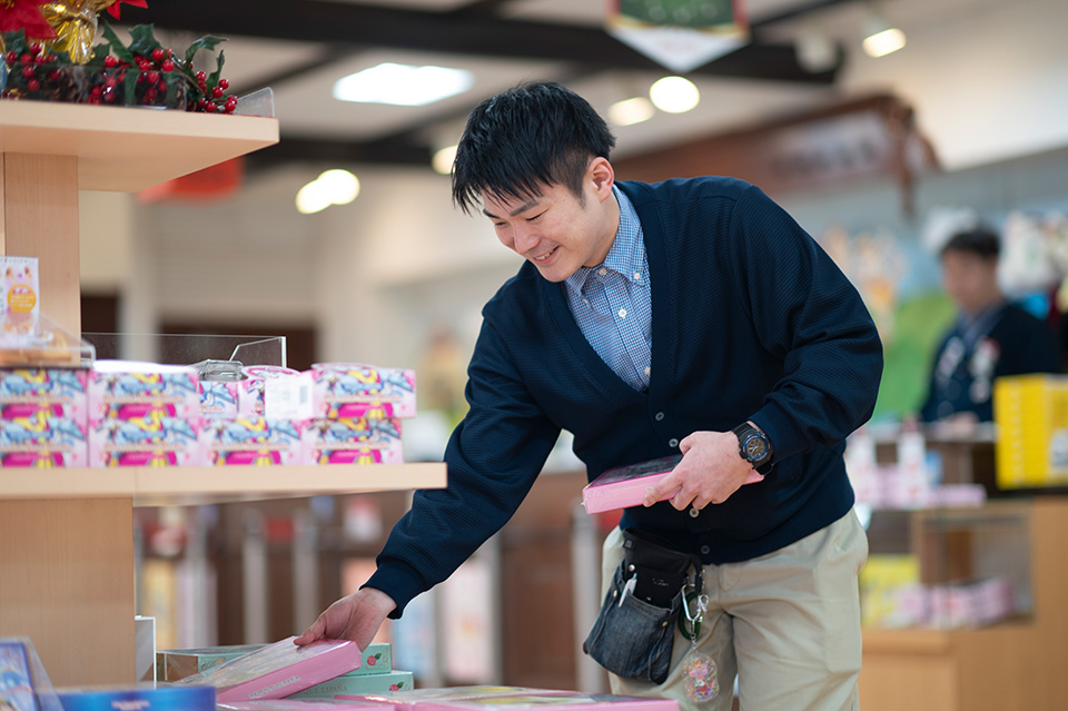 店舗課 物販 アスタラビスタ担当